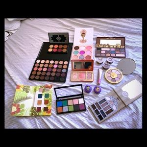 Eye shadow an highlights